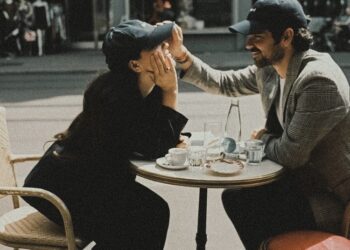 Vajza vëmendje! Kjo është ajo që meshkujt adhurojnë tek ju