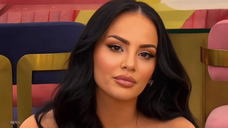 “Ti bëj shyqyr që s’jam aty”/ Sara “kërcënon” Françeskën nga jashtë?