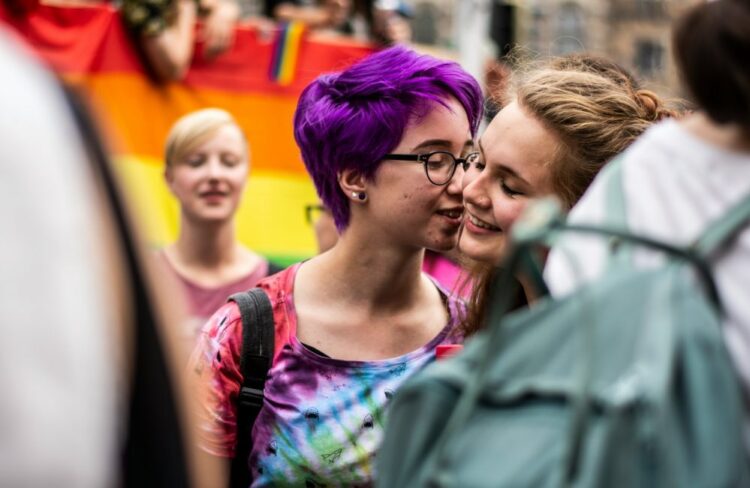 Faktorët kryesorë që ndikojnë në shëndetin mendor të adoleshentëve