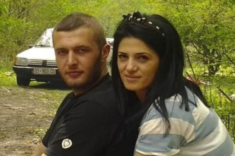 Ndërron jetë nëna e Edmond Lajqit, burrit që vrau gruan në Pejë