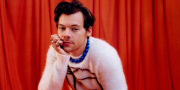 E fiksuar pas Harry Styles! Dënohet fansja që i dërgoi 8.000 letra artistit