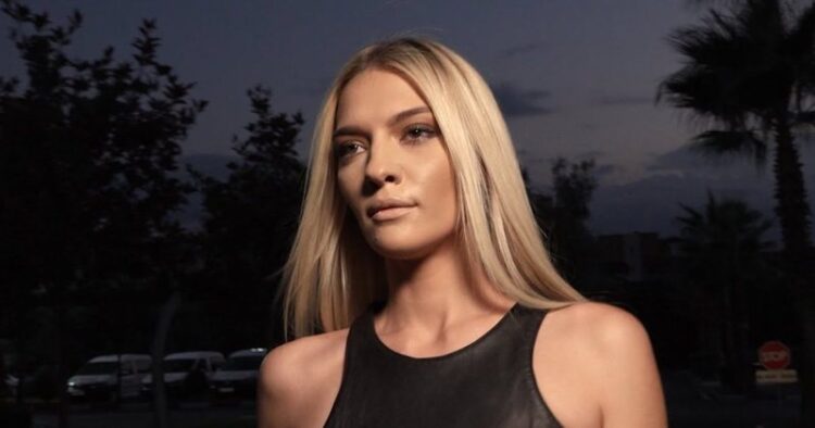 “Flisni me fytyrat tuaja”, Ina “ia mbledh” familjarëve të konkurrentëve