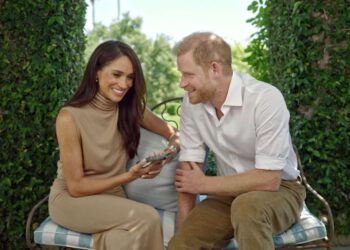 Videoja virale/ Meghan xheloze “e çmendur”, largon fansen pas Princ Harry-t