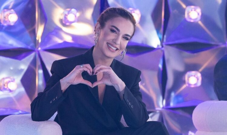 “Kam dy vite me të”/ Ori konfirmon për herë të parë lidhjen e dashurisë