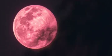 Sonte sytë nga qielli! Mos e humbisni hënën e plotë rozë