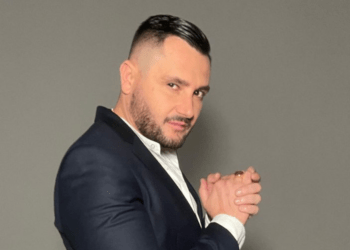 “Ajka është lule e bukur e gjakut tim”, përlotet Bes Kallaku