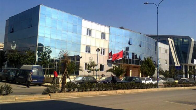 Vetëvritet policja në Kamëz! 21-vjeçarja gjendet e pajetë në shtëpi