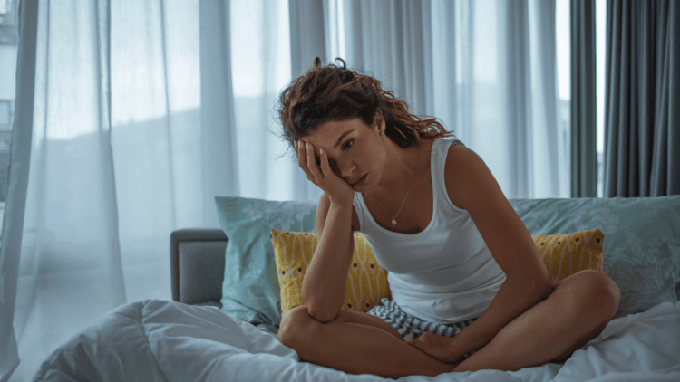 Mungesa e gjumit dhe lidhja e tij me depresionin/ Gjithçka që duhet të dini