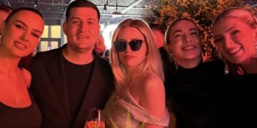 Dy kunatat në festë, por ku janë dy vëllezërit Veshaj?