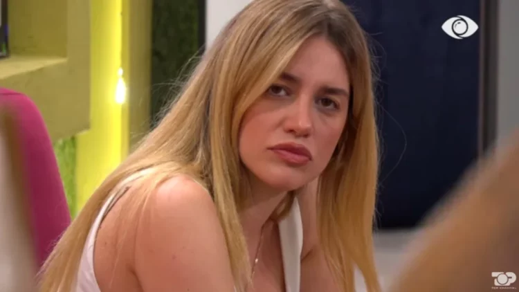 Banorët përballë pyetjeve/ Heidi tregon ëndrrën e saj në sirtar