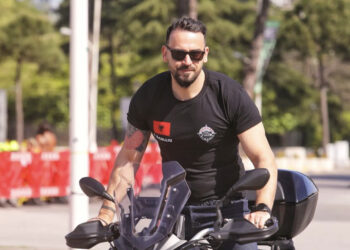 Florian Agalliu merr mesazhin emocionues nëpërmjet një droni në ‘Ferma VIP’