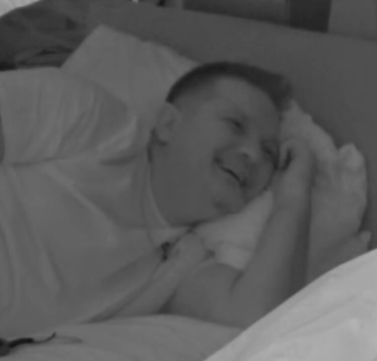 Juli hedh batuta me Gracianon: Çimi fle si i virgjër