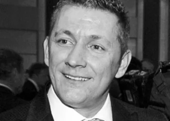 16 vite nga largimi i Dritan Hoxhës nga jeta, dedikimi rrëqethës i Lorit