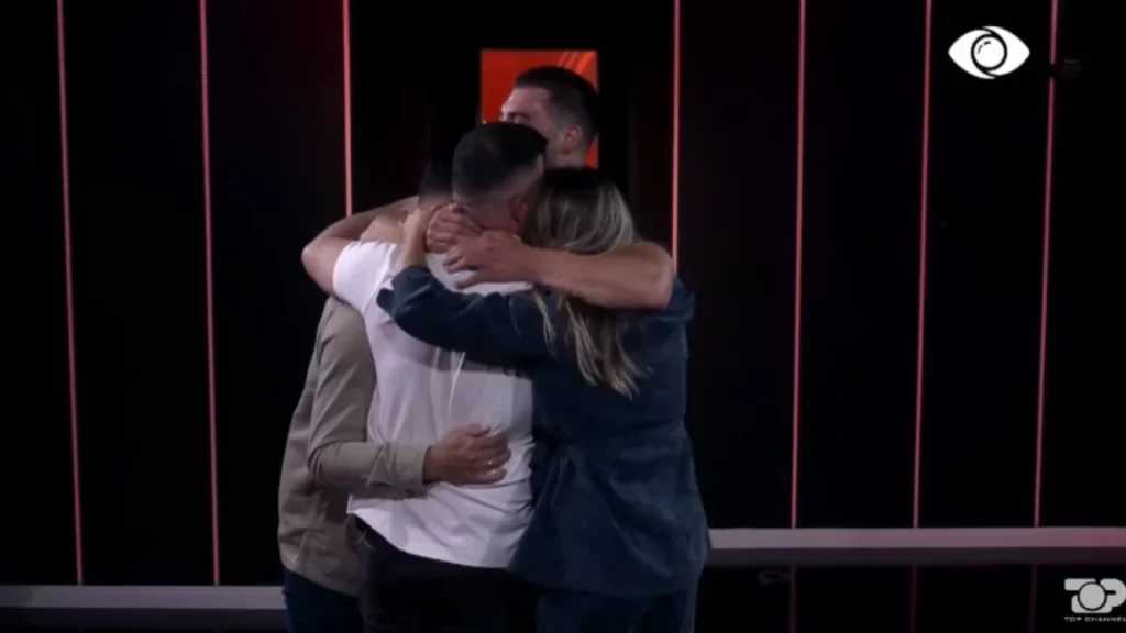 Surprizë emocionuese për Meritonin, takohet me motrën dhe dy vëllezërit