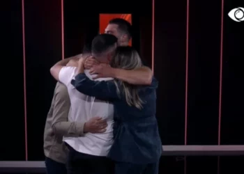 Surprizë emocionuese për Meritonin, takohet me motrën dhe dy vëllezërit