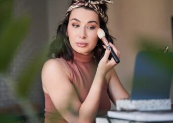 Nëse bëjmë grim çdo ditë, a është i dëmshëm për lëkurën tonë?