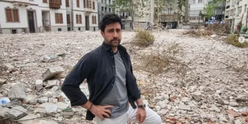 Aktori turk blen shkollën, e shkatërron për hakmarrje ndaj mësuesve të tij