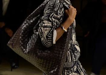 5 fakte rreth një prej aksesorëve më thelbësor për ne, çantës