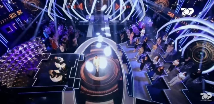 Qëndrimi i opinionistëve për debatin Egla-Juli:I është parë fytyra!