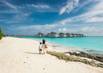 A e dinit?! Ja pse disa resorte në Maldive i lëvizin orët e tyre një orë përpara