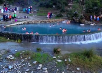 Historia e një zyrtari britanik turist në Bënjë: Too much shit my friend