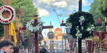 E Premtja e Madhe, besimtarët ortodoksë ndjekin marshimin e Epitafit