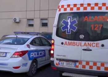 Me shenja gërvishtjeje në fytyrë, gjendet e vdekur gruaja në Tiranë