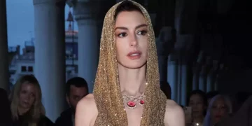 Anne Hathaway skuqet nga turpi tek Jimmy Fallon, çfarë e sikletosi aktoren?