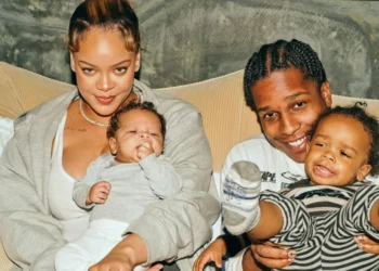 Foto të rralla familjare të Rihanna dhe ASAP Rocky me fëmijët e tyre