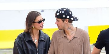 Pse të gjithë thonë se Hailey Bieber është shtatzënë?