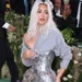 Të gjithë u shokuan nga veshja e saj në Met Gala, fotot e Kim bëjnë ‘namin’