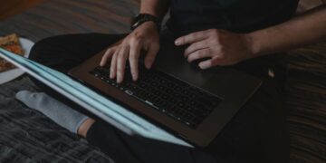 A shkakton infertilitet tek meshkujt vendosja e laptopëve në prehër?