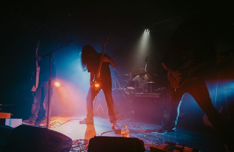 11 lloje të muzikës që duhet të shmangni nëse keni nevojë të përqendroheni