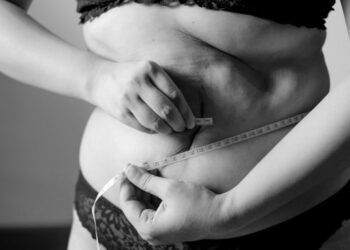 Si ta diskutoni shtimin e peshës me partnerin tuaj pa e ofenduar atë