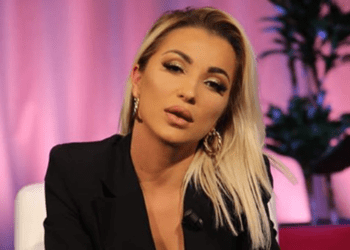 Shtyu gazetaren për të bërë foto, Roza thyen heshtjen për videon virale