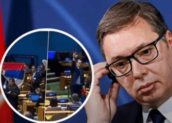 Votimi për gjenocidin në Srebrenicë, Vuçiç bën gjestin e turpshëm