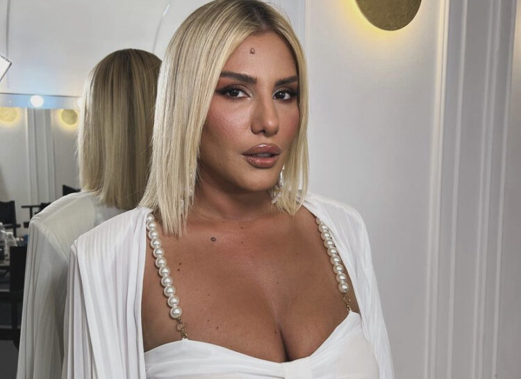 “Takimi im për sonte”/ Kush e shoqëron Ilnisën?