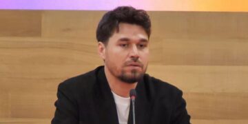 “Motiv” nga Alban Skënderaj/ Ledion Liço dy fjalë për këngëtarin