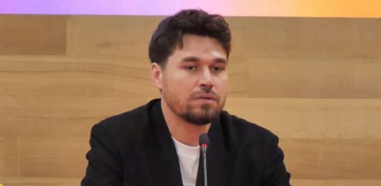 “Motiv” nga Alban Skënderaj/ Ledion Liço dy fjalë për këngëtarin
