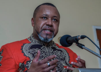 Autoritetet në alarm/ Zhduket avioni ku udhëtonte zv.presidenti afrikan!