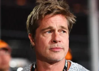 Vajzat hoqën dorë nga mbiemri i tij, miqtë e Brad Pitt: Ai është i shkatërruar!