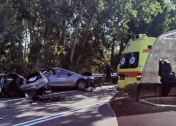 E rëndë në Greqi/ Automjeti përplaset me autobusin, vdesin 4 të rinj