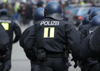 Sulm i rëndë me acid në kafene/ Të plagosur e viktima