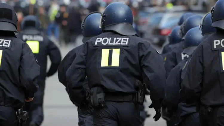 Sulm i rëndë me acid në kafene/ Të plagosur e viktima