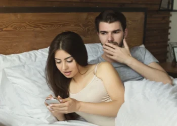 Si të zbuloni se këto tre shenja të horoskopit po ju tradhëtojnë