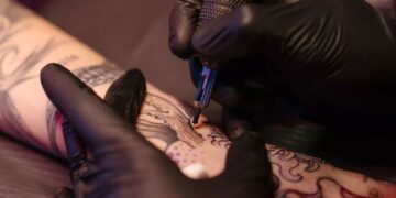 Studimi i ri lidh tatuazhet me rrezikun ndaj kancerit