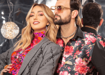 Në pritje të një djali/ Evi surprizohet nga Kledi në studio: I ngjan asaj