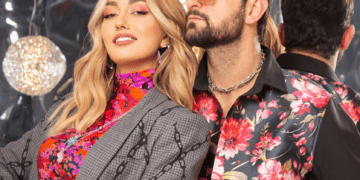 Në pritje të një djali/ Evi surprizohet nga Kledi në studio: I ngjan asaj