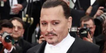 Johnny Depp rikthehet “fuqishëm”, ja ku do ta shohim yllin e Hollywood-it