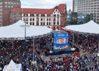 Pak para nisjes, policia arreston 50 italianë në tentativë për të sulmuar kuqezinjtë